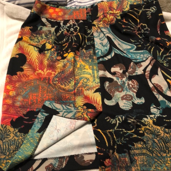 Woman’s skirt - Picture 2 of 3